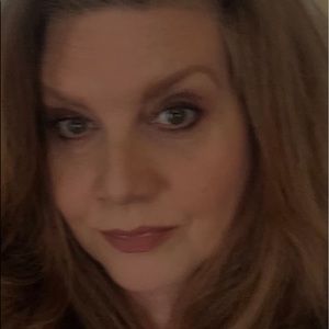 Meet your Posher, Debra